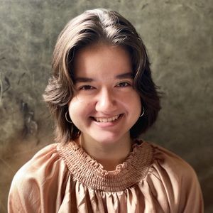 Meet your Posher, Elise